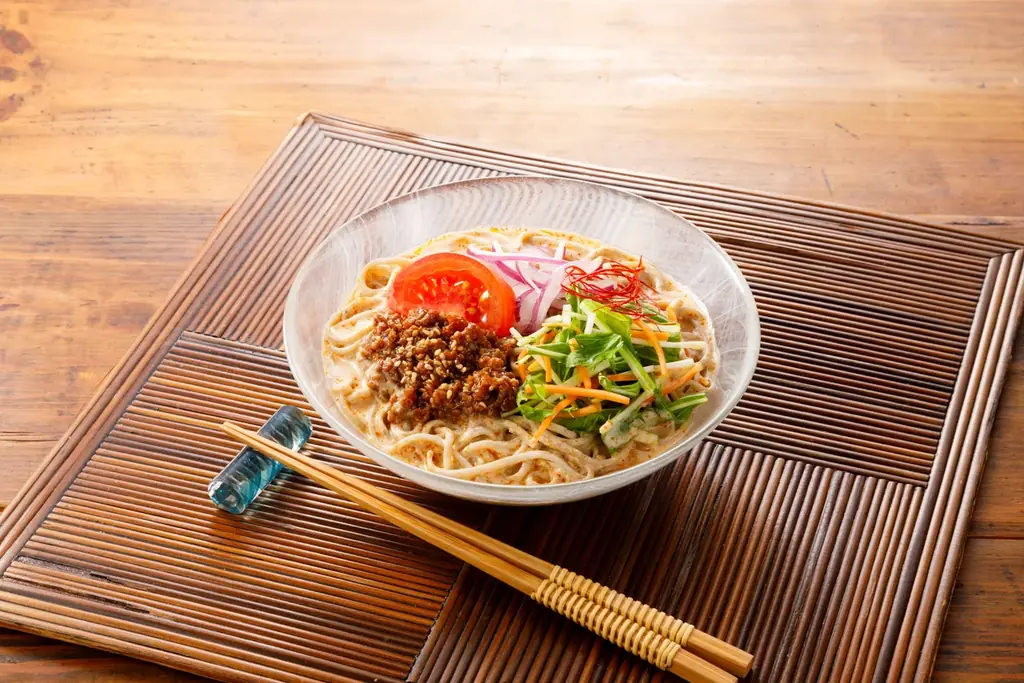 和・洋・中が融合した新感覚の冷たい麺！「ピリ辛クリーミー 胡麻香る豆乳担々そば」が登場！ 画像 1