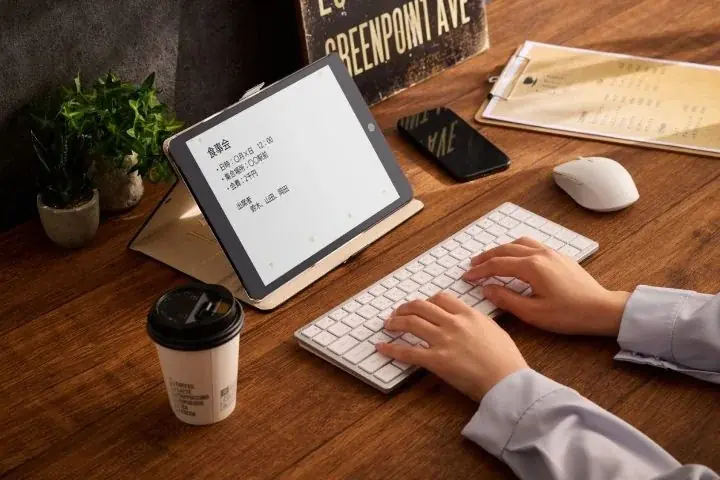 「V型構造」のパンタグラフで軽快で精密な打鍵感を実現！充電式＆マルチ接続/マルチOS対応の多機能薄型キーボード”Precisionist(プレシジョニスト)”を新発売 画像 7