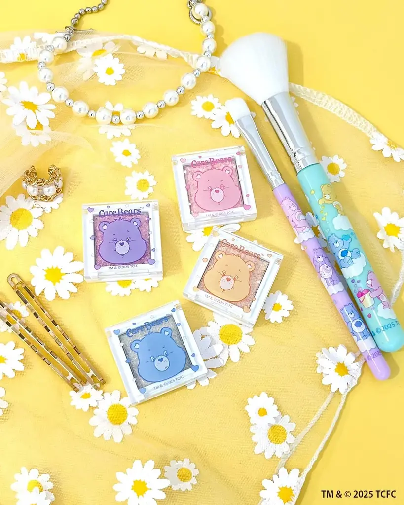 Care Bears™（ケアベア™）コラボの限定コスメがサンキューマートより新登場！ラメカラーのアイシャドウや”抜け感”アイライナーがALL390円（税込429円）で9月上旬より発売 画像 3