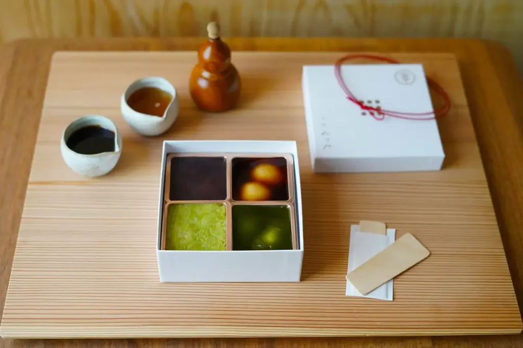 浅草の人気の甘味処「甘味みつや」で持ち帰り専門店の仲見世通り店で人気商品の「白玉手箱」のテイクアウト予約をはじめます。 画像 2