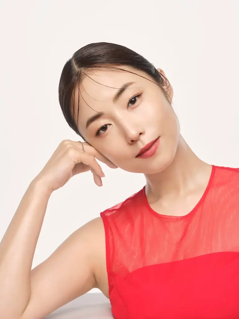 優しく溶け込み、潤いで肌を包み込む 濃密乳液『オレリー モイスチャーエマルジョン』誕生 画像 4