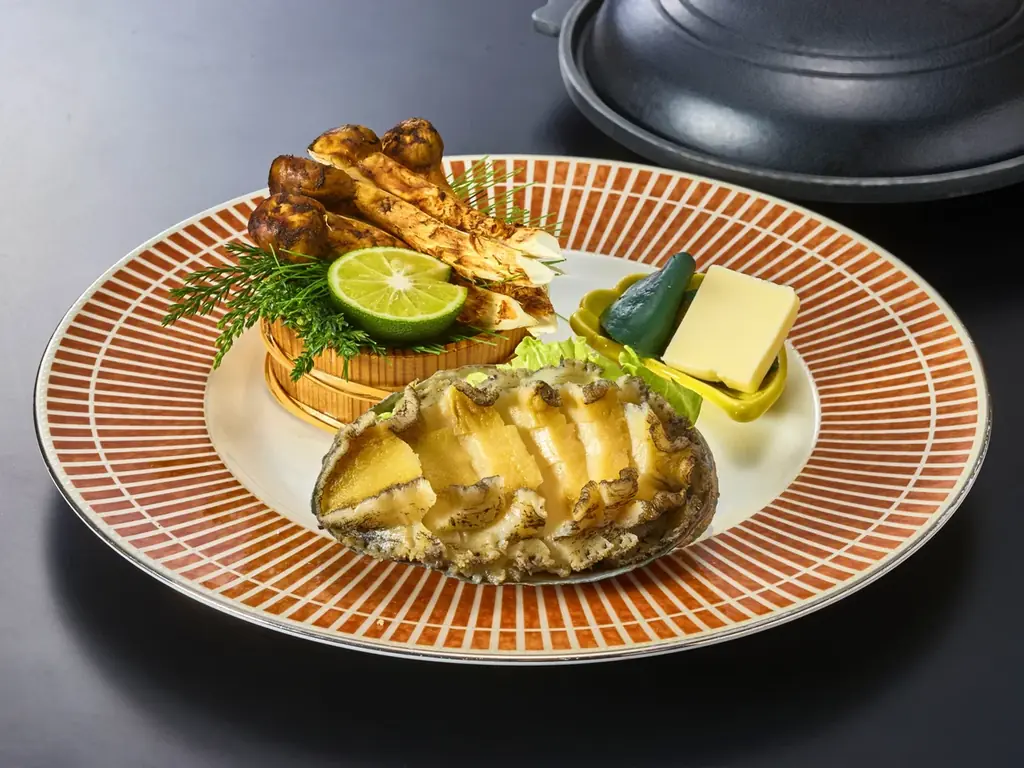 【しゃぶしゃぶ・日本料理　木曽路】「松茸とあわび」季節限定メニューを販売　2025年8月21日（木）～11月4日（火） 画像 1
