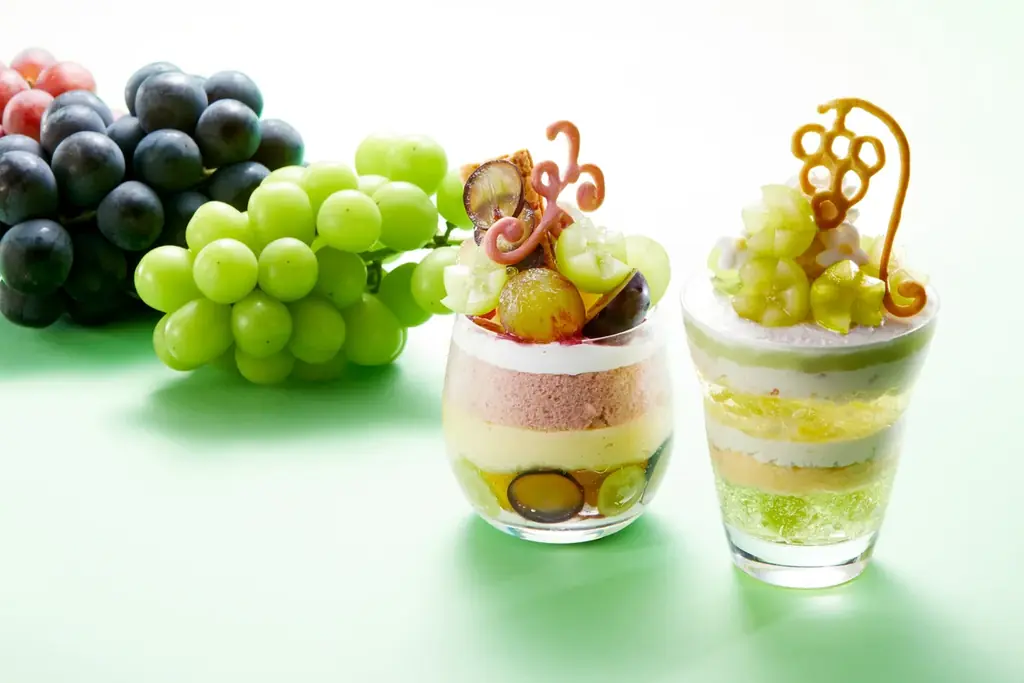 【タカノフルーツパーラー】シャインマスカットとぶどうをごろっと詰め込んだ華やぎデザート。限定パフェがもらえるキャンペーンも開催。 画像 2