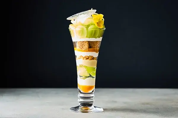 【ホテルメトロポリタン】旬果の美味しさをとじこめて。シャインマスカットが主役の「Seasonal Parfait」 画像 1