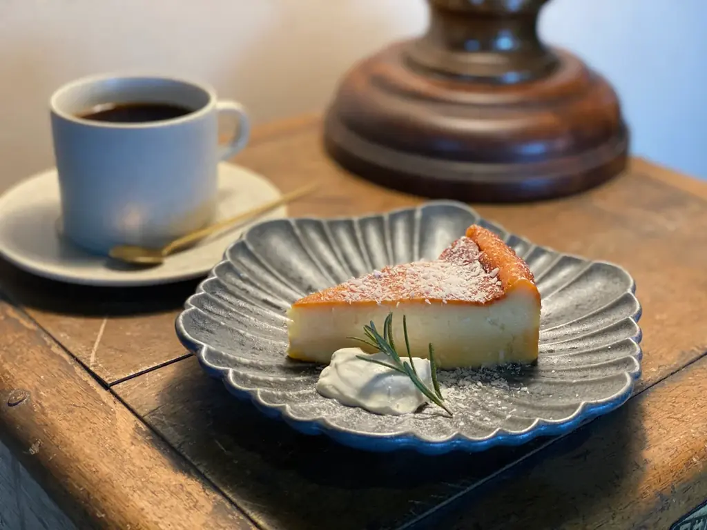 【歴史的建造物の魅力を活かしたカフェ】8/8(金)小樽市祝津に “小樽茶房 – 旧白鳥家番屋 -“が新規オープン。茶葉の変化する味わいを楽しめる深煎り煎茶や手作りのスイーツ等、こだわりの一品をご提供。 画像 6