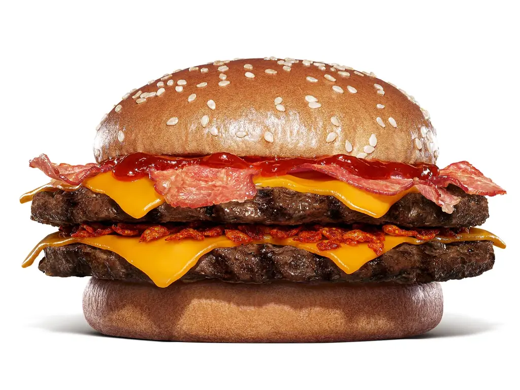 バーガーキング® の大人気シリーズ“ビッグマウス”から旨辛な新作「インフェルノ」が登場!直火焼きビーフと「燻製辛口ガーリックフレーク」がクセになる味わい!「ダブルビーフ」「チキン&ビーフ」2種新発売 画像 2