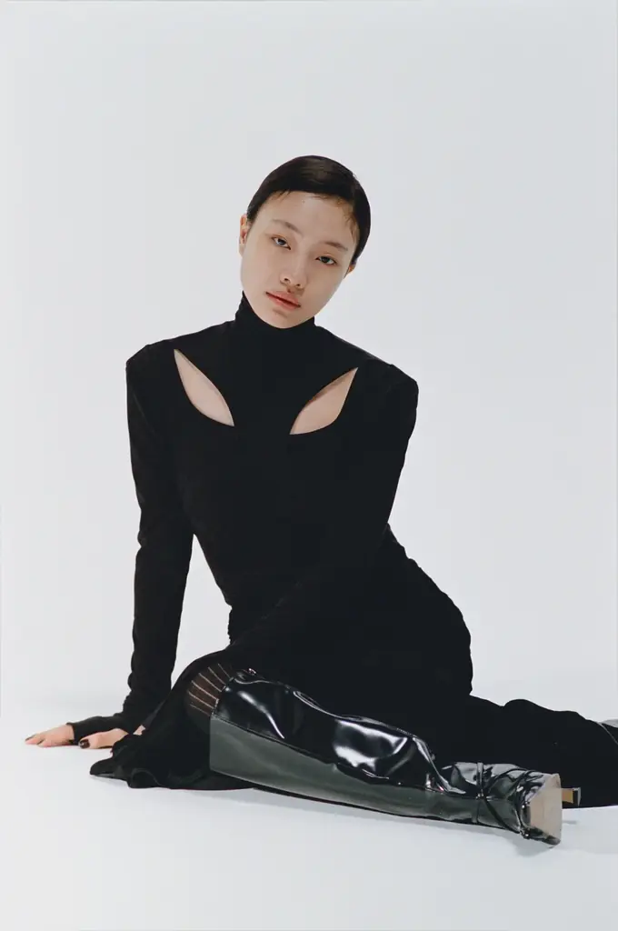 「by R」から、FETICO × THREE 限定コラボメイクポーチが登場！ 画像 3