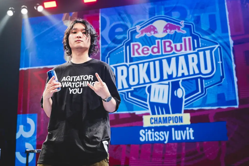 レッドブル主催のフリースタイル・ラップバトル「Red Bull Roku Maru 2025」、いま最も注目すべき新世代ラッパーSitissy luvitが優勝！ 画像 1