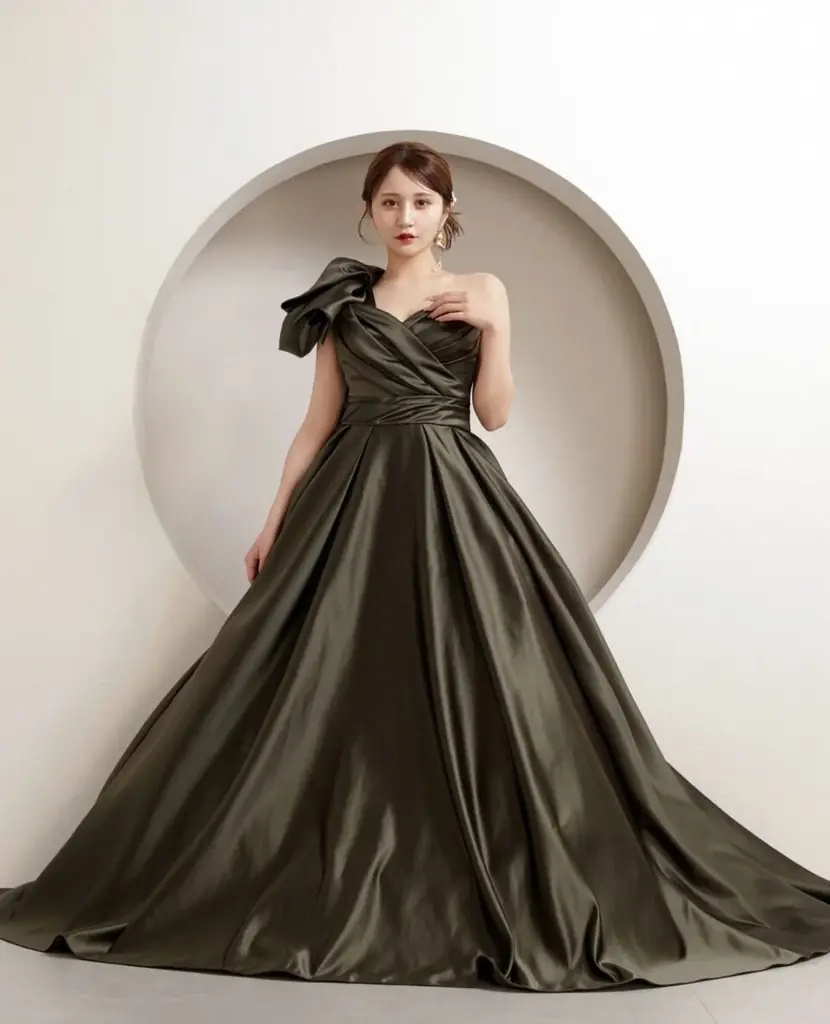 甘すぎない、モードな花嫁へ。“かっこいい”ウエディングドレスを見つけませんか？ 画像 4