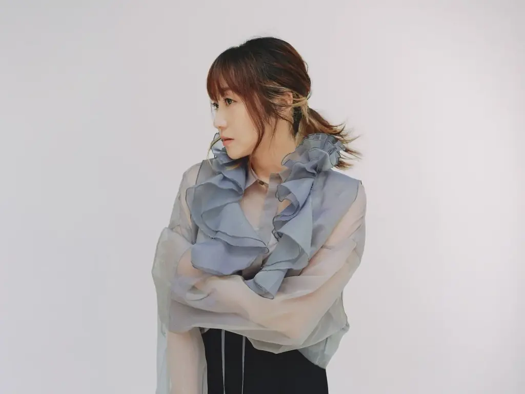 矢井田 瞳、新曲『sigh sigh sigh』MV公開　『DOORS』の世界観を映像化