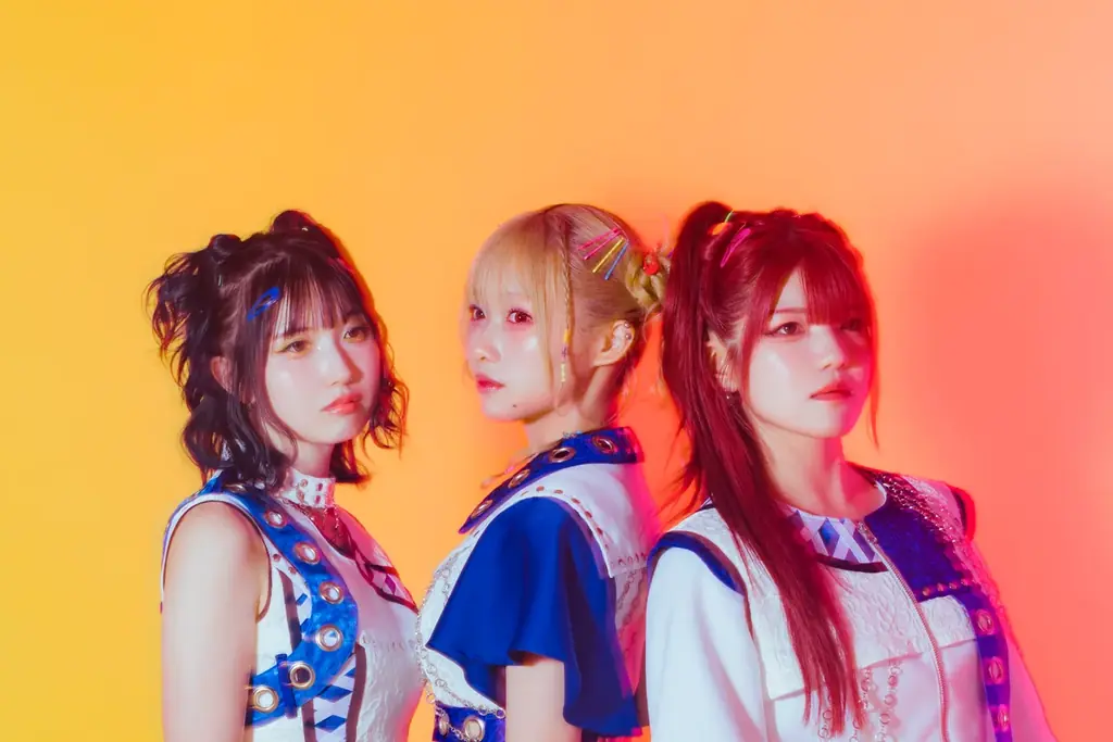 TVアニメ『ポーション、わが身を助ける』OP＆ED曲にTRiDENTがW抜擢！伝説のロックバンド「すかんち」の名曲をカバー！ 画像 4