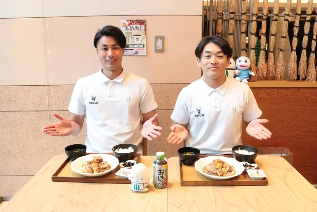 ミツハシライス×エバラ食品 ９月１日よりコラボメニュー企画を実施　横浜ＧＲＩＴＳの選手が監修！「おろしのたれ」を使ったメニューを提供 画像 3