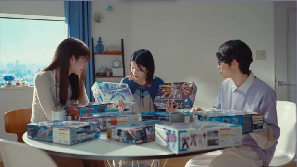 出口夏希さん・横田真悠さん・黒川想矢さん出演の「ガンプラ45周年」新CMが9月5日(金)よりTV放送開始!時代とともに楽しみ方も多様化!?3人が仲良くガンプラを選ぶ&SNS投稿を楽しむ姿に注目! 画像 6