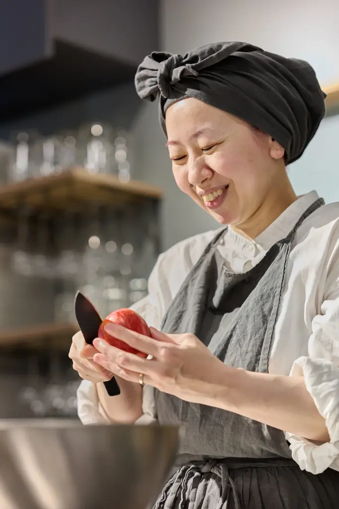 GODIVA café限定、注目のシェフとの3連続コラボレーションパフェ企画スタート! 第1弾「秋栗とショコラのモンブランパフェ」登場 画像 2