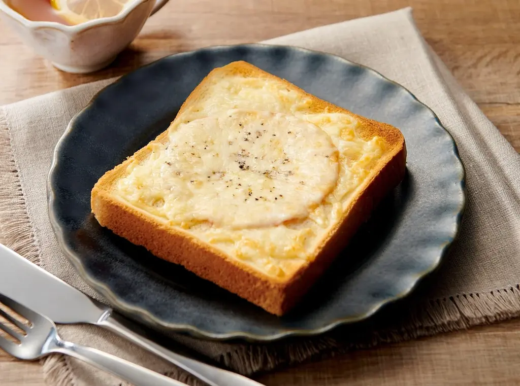 「石窯」をヒントに、熱を逃がさずスピーディーに焼き上げる　オーブントースター（EQ-HM30） 新発売 画像 8