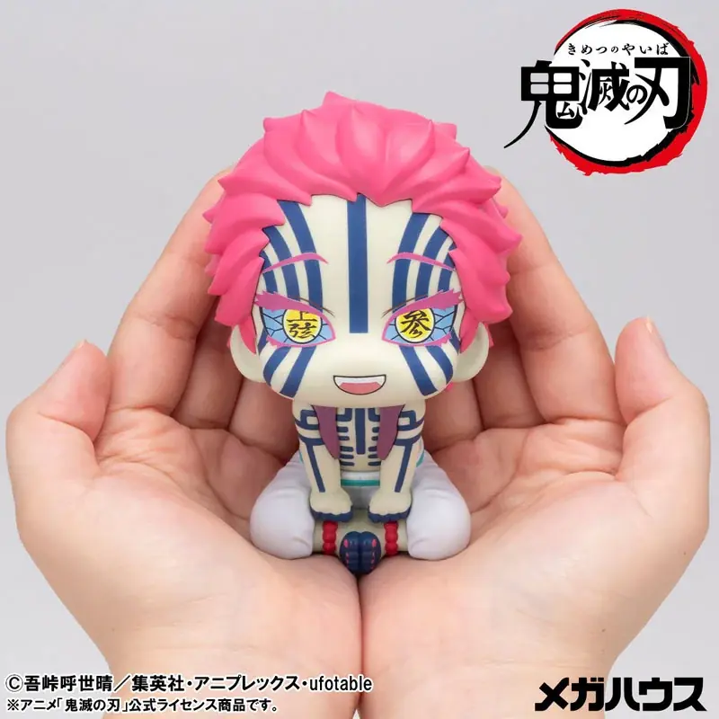 『鬼滅の刃』より「猗窩座」が、大人気フィギュアシリーズ「るかっぷ」に登場。あみあみにて予約受付中。 画像 2