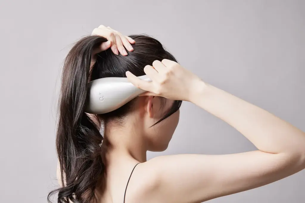 【新発売】ごわつく髪も“するん”とほどける。ピタッとはまるフィット感で、毎日のブラッシングを至福のセルフケアタイムに。 画像 3