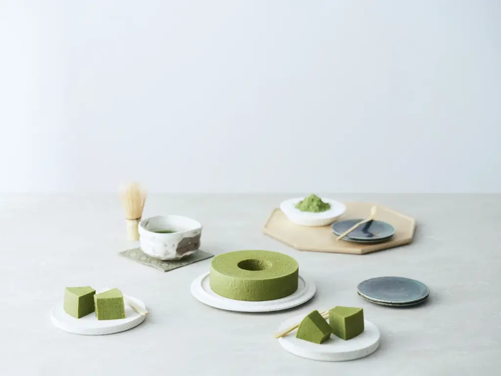 【山本山】×【治一郎】コラボレーション。こだわりの抹茶と、甘香ばく香るほうじ茶2種のしっとりバウムクーヘン。9月1日（月）より治一郎で販売。 画像 2