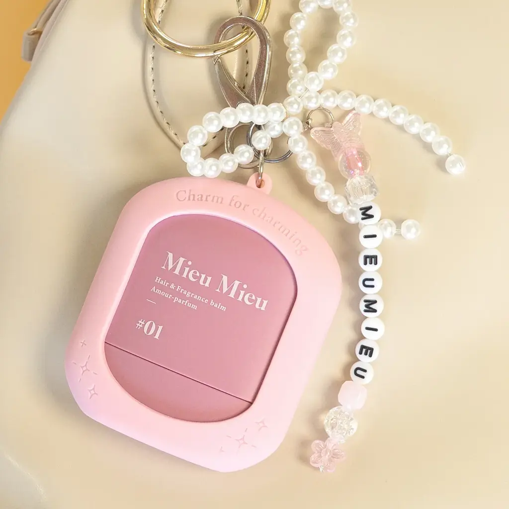 髪も香りも。全方位可愛く♡練り香水としても使えるアホ毛スティック「MieuMieu Stik (ミュミュ エスティック)」から持ち歩きに便利なオリジナルキーチェーン付セットが数量限定で発売 画像 5