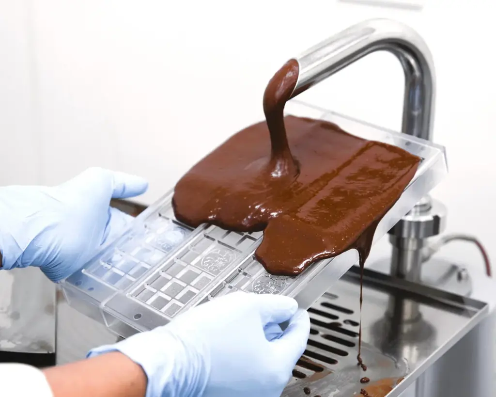 【スイーツ×七味】スパイス・チョコレート《檸檬》新登場！やさしく満ちていく果実の味わいを秋限定でお届け。9/1～根元 八幡屋礒五郎 店舗で発売開始。 画像 5