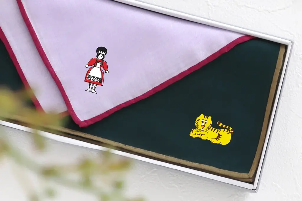 レトロ可愛い、ときめきを手のひらに。アデリアレトロ × CLASSICS the Small Luxury初コラボハンカチーフ誕生！ 画像 9