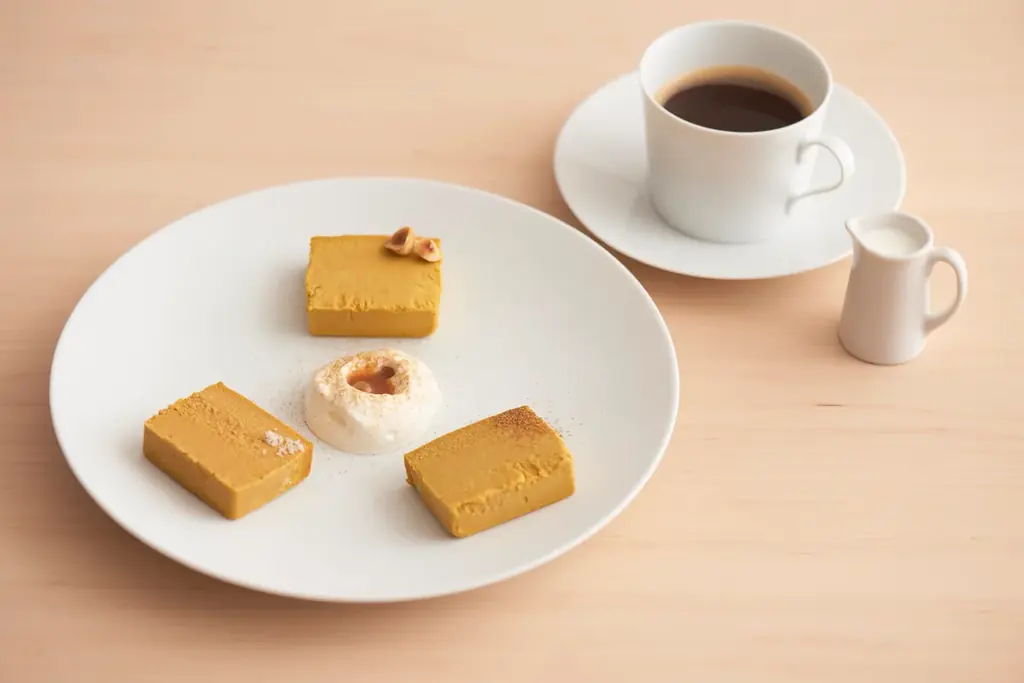 カボチャにヘーゼルナッツと白トリュフを合わせた「Mr. CHEESECAKE Pumpkin Hazelnut White Truffle」が登場!食べ比べを楽しめる3種のアソートセットを販売 画像 4