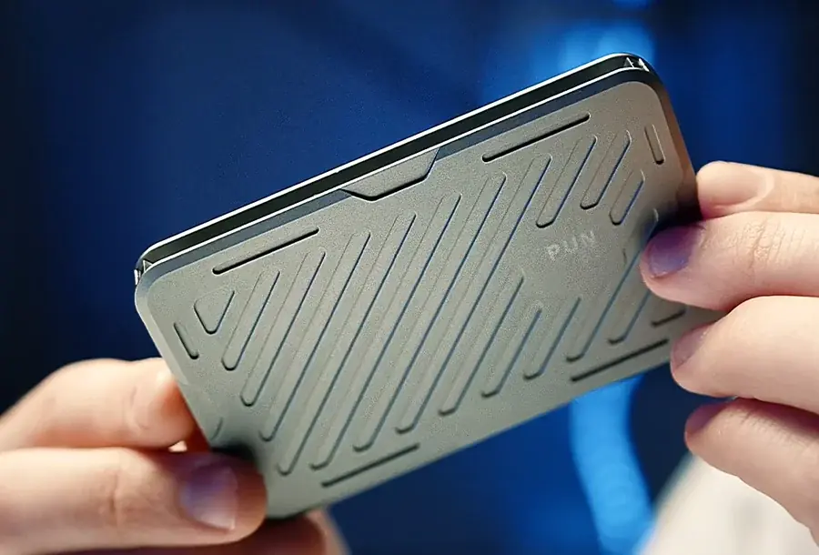 700万円突破!新感覚スライド式ウォレット「Mech Wallet」、GREEN FUNDINGで先行発売中!お得に購入できる限定価格は今だけ。ぜひこの機会をお見逃しなく。 画像 2