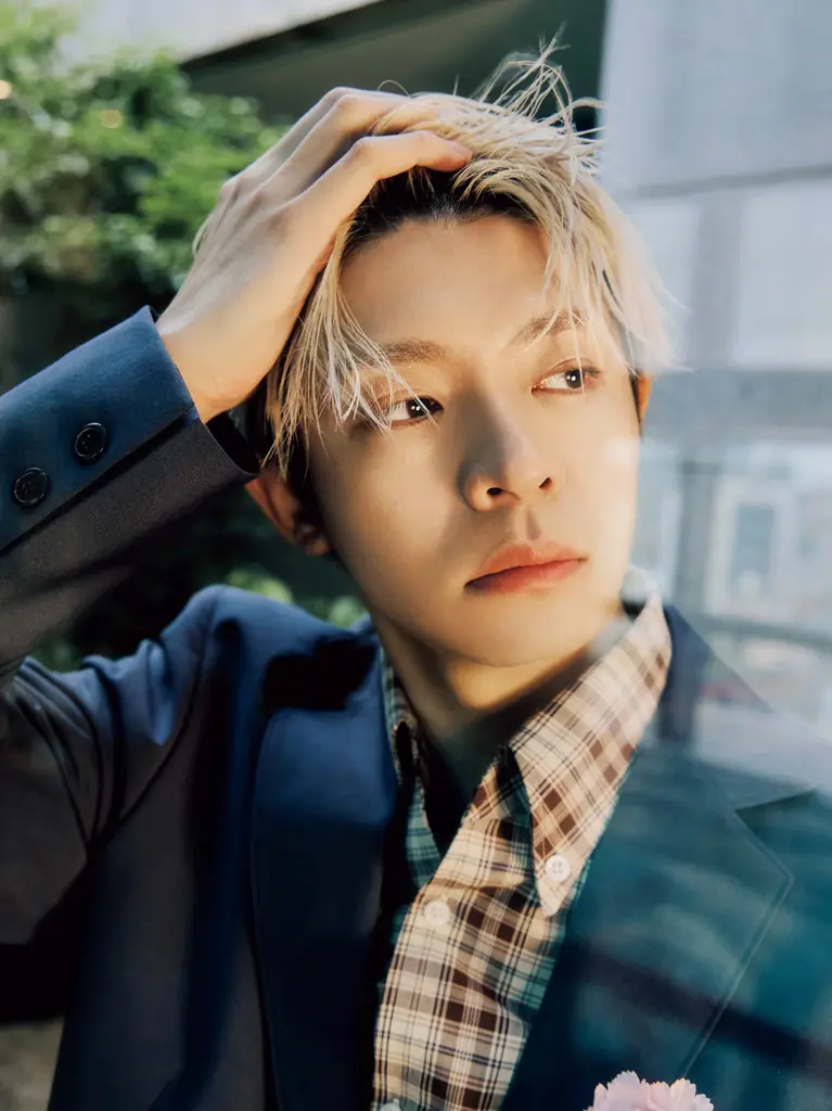 Number_iの岸優太が『ヌメロ・トウキョウ』10月特装版の表紙にソロで初登場！　20代最後の瞬間を切り撮った写真と、29歳の等身大の心で語ったロングインタビューで構成される14ページの大特集 画像 2