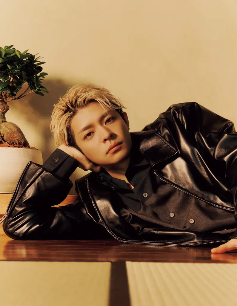 Number_iの岸優太が『ヌメロ・トウキョウ』10月特装版の表紙にソロで初登場！　20代最後の瞬間を切り撮った写真と、29歳の等身大の心で語ったロングインタビューで構成される14ページの大特集 画像 3