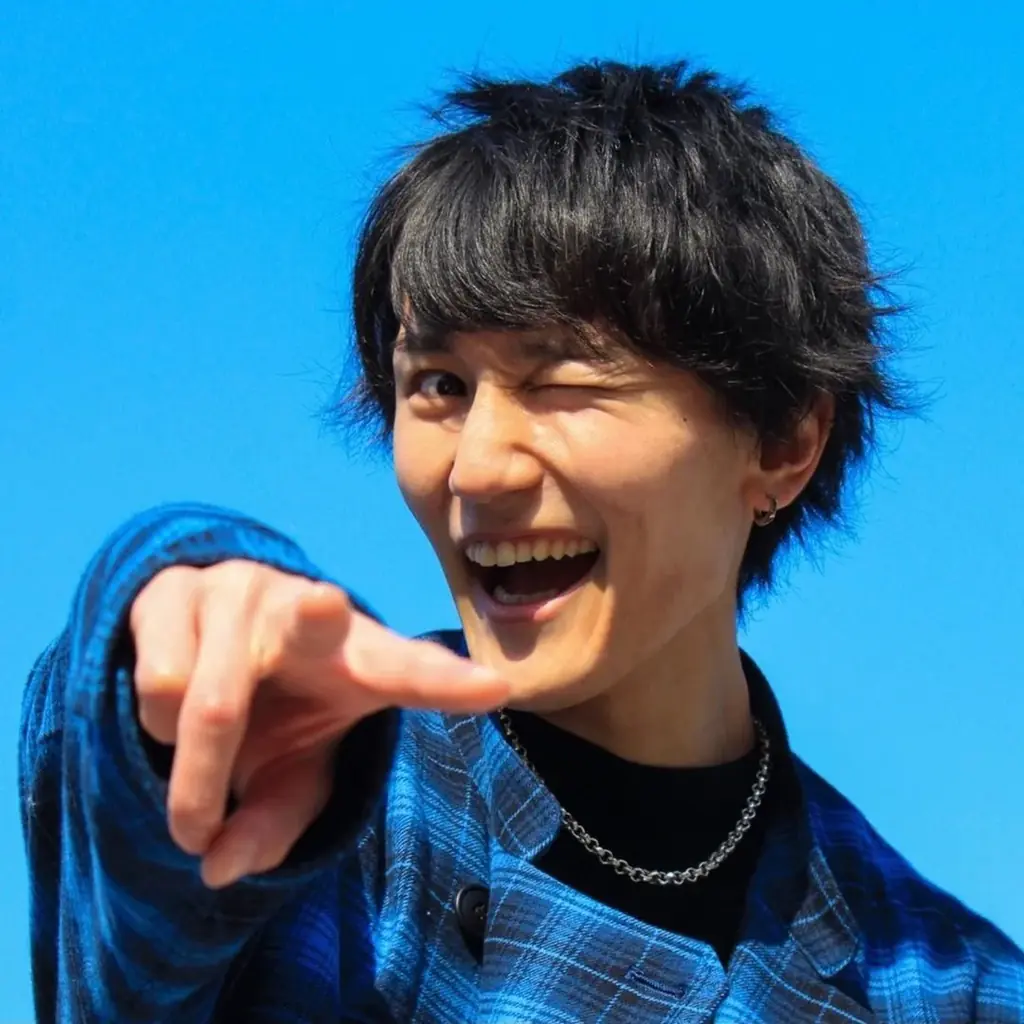 TikTok新TVCM「あなたを広げるきっかけが、流れてくる。」篇を8月28日より公開！TikTokの幅広いジャンルの動画をきっかけに、賀来賢人の日常の新しい選択肢が増えていく 画像 14
