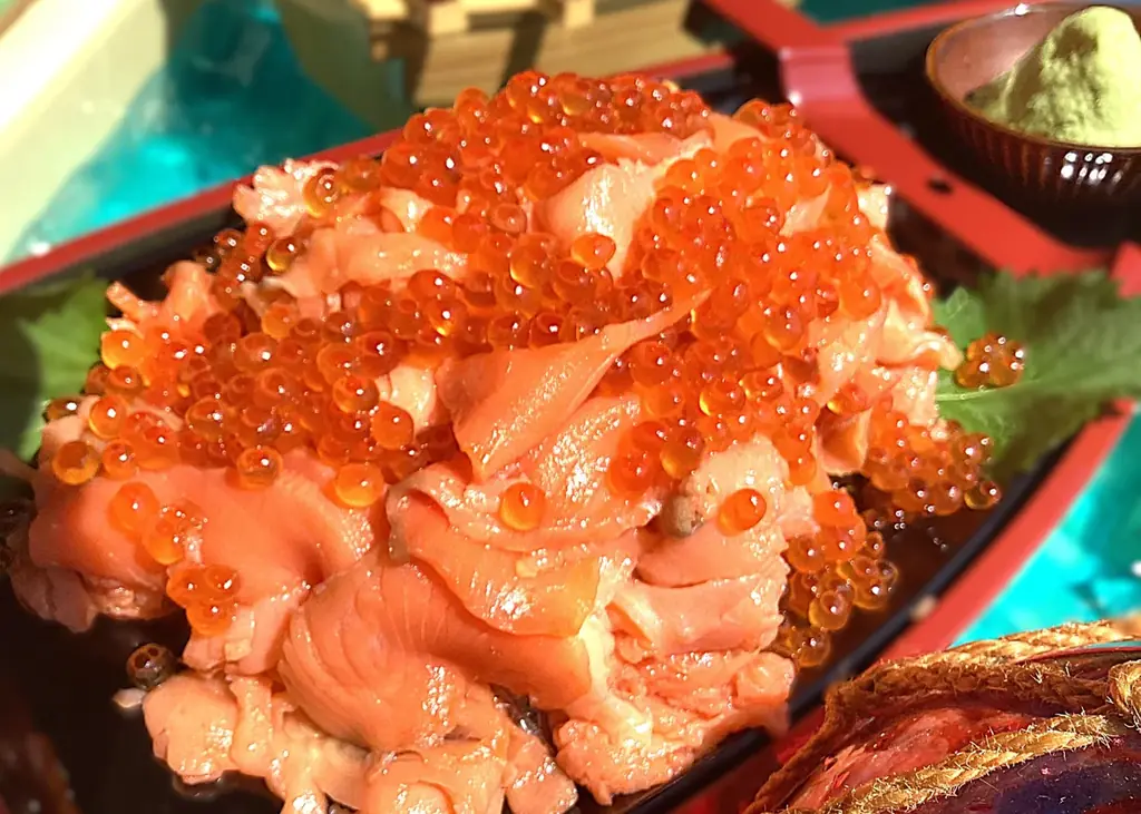 【イビススタイルズ東京ベイ】STREATSより旬の味覚をお届け!朝食ビュッフェで楽しむ サーモン&いくら丼フェア開催! 画像 2