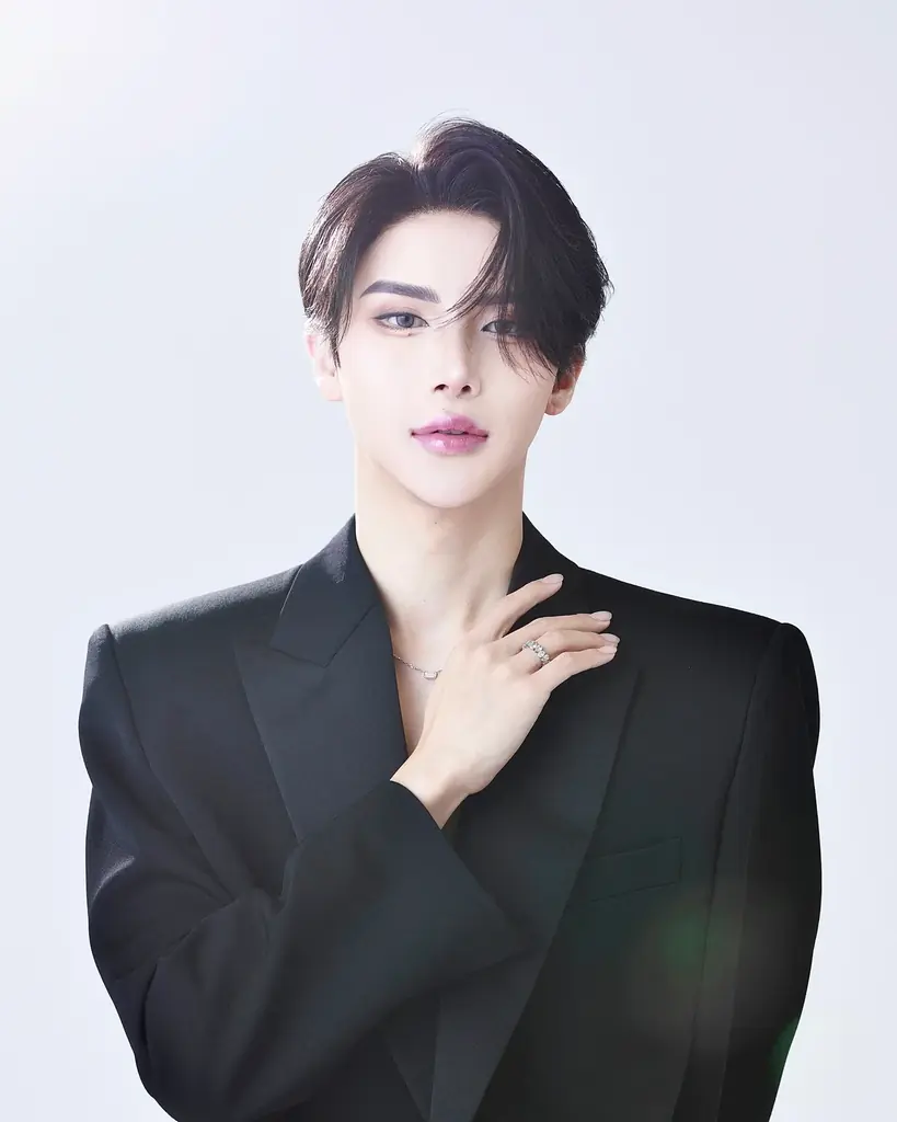 Makeup Creator GYUTAE(ギュテ)さんがプロデュースした日本限定カラー『ビーベルベットカバークッション21P ピーチアイボリー』新発売 2025年8月29日(金)より順次発売 画像 3