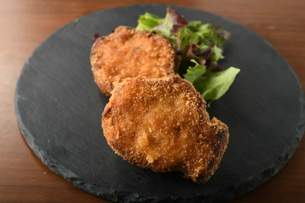 隠れ家フレンチで味わう深夜めし。『LORE』が９月の新メニュー「アクアうどん」の販売を開始！ 画像 3