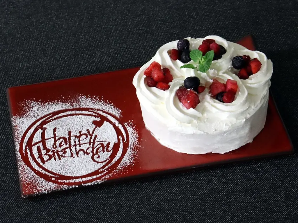 【🎂ご好評につき延長実施‼食べ放題で特別な記念日を♪】10/31迄のご予約限定!バラエティー豊かな食べ放題『グランブッフェ イオンモール秋田』にて『アニバーサリーケーキ』無料キャンペーンを開催! 画像 5