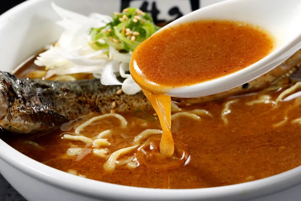 【牛角 イベントレポート】秋の「W主役」登場！ 秋刀魚ラーメンvs極旨きのこ焼肉　〜秋の味覚を「丸ごと」堪能！ 見て楽しい・食べて感動の新メニュー〜 画像 15