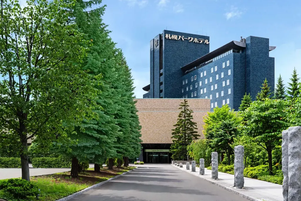 【札幌パークホテル】オリジナルスイーツやホテルメイドブレッドを取り揃えた「テラスレストラン ピアレ内ケーキコーナー」リニューアルオープン 画像 2