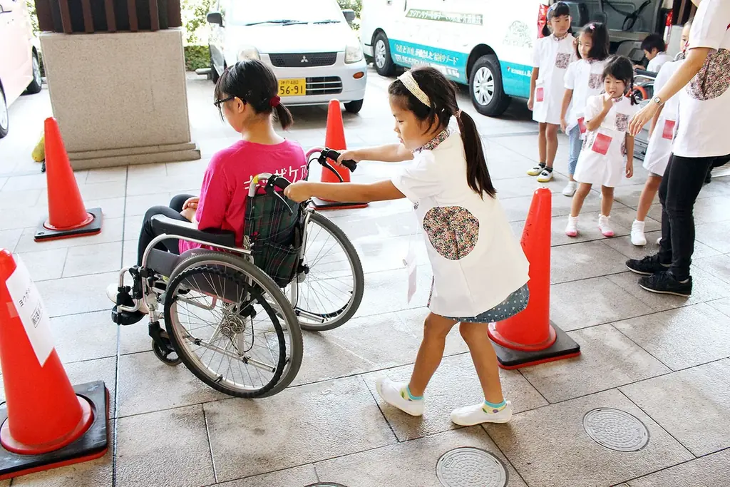 〈祝 敬老の日〉子どもたちが“介護の仕事”を楽しく体験する職業体験!尼崎市後援「キッザケア2025」9月14日開催決定! 画像 9
