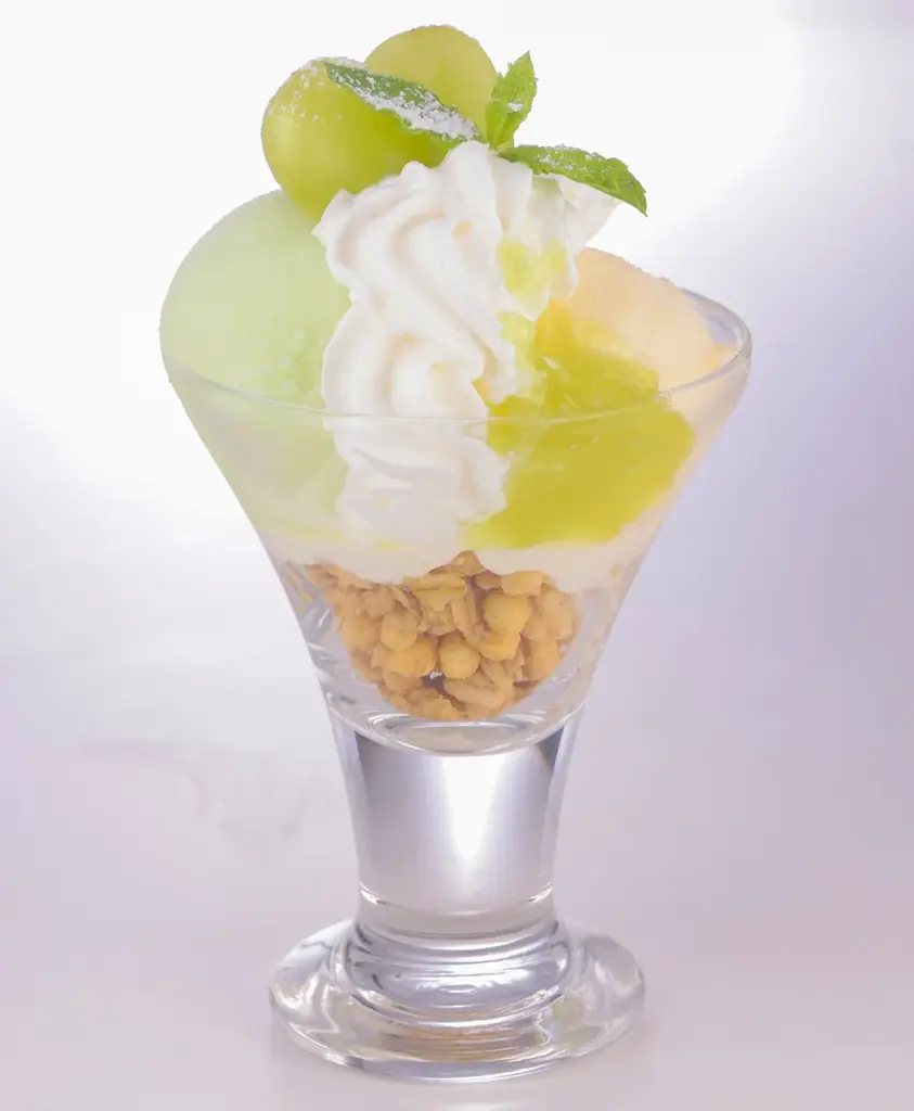 フロートの『あたま』シリーズ、旬のマスカットが登場！ステーキ宮のシャインマスカットフェア 画像 4