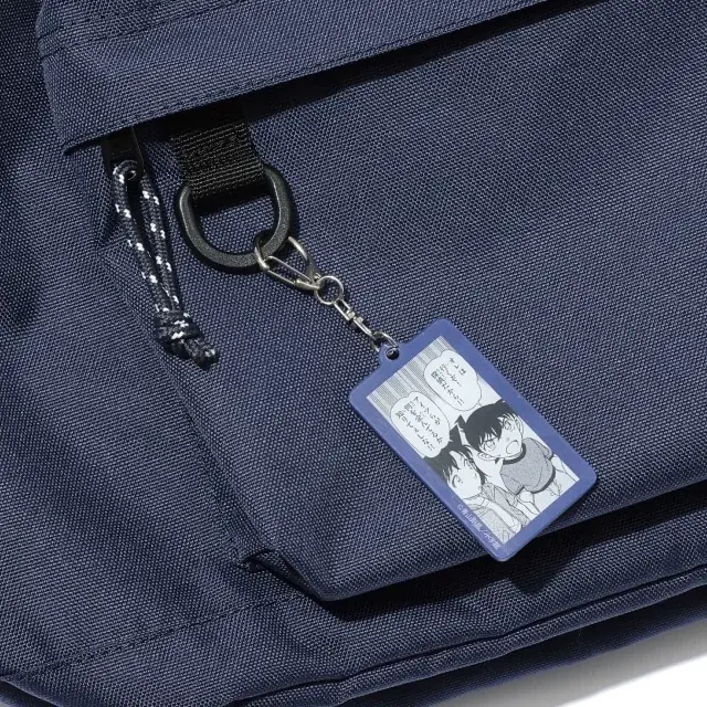『名探偵コナン』より OUTDOOR PRODUCTS のデイパックが登場! 5人のキャラと印象的な鍵穴アイコンをモチーフに、内側のポケットには “名シーン” をあしらったファン必見アイテム!! 画像 4