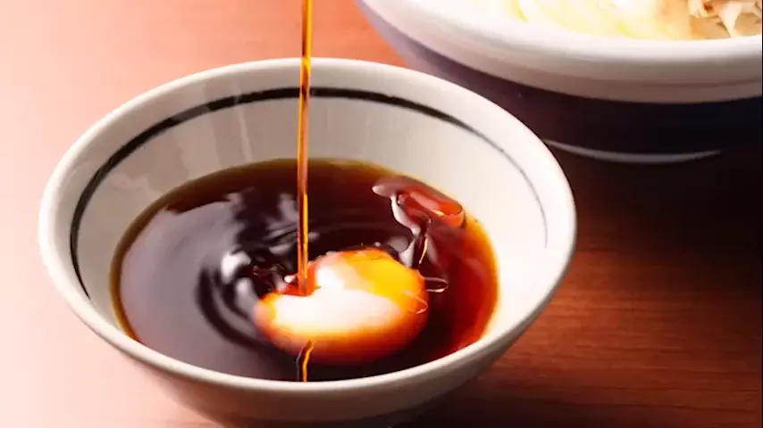 《“まだ夏” 暑い日が続く秋に、丸亀製麺からの新提案》まだまだ暑さが終わらない日々の、本音に寄り添う “旨辛”か“さっぱり”が選べる冷たいうどん2種登場! 画像 4