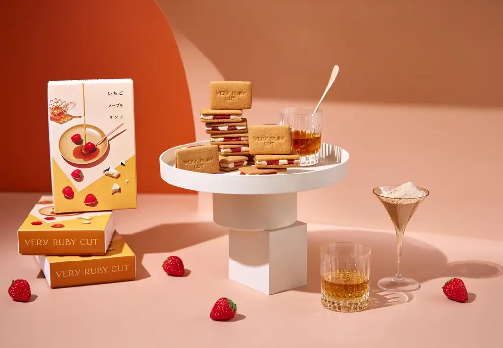 9月10日発売　VERY RUBY CUTの秋限定いちごメープルサンド