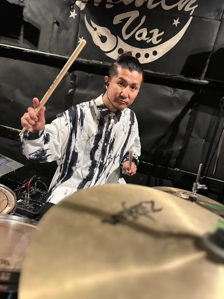 REAL AKIBA BOYZ、10月4日の東京体育館ワンマンまであと1ヶ月！生演奏でステージを彩る REAL AKIBA BAND の出演メンバーを発表＆カナヘイの小動物コラボポスターも公開！ 画像 11