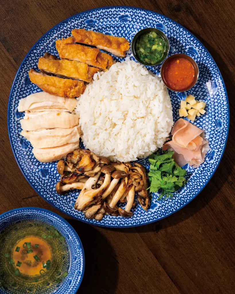 秋の味覚をタイ料理で！「きのこと海老のガパオ」「きのこのダブルカオマンガイ」がマンゴツリーカフェ・マンゴツリーキッチンに新登場 画像 3