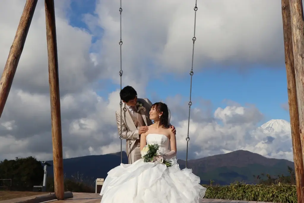 富士山の眺望が“ふたりのバージンロード”に。アネスト岩田ターンパイク箱根で結婚式を開催 画像 2