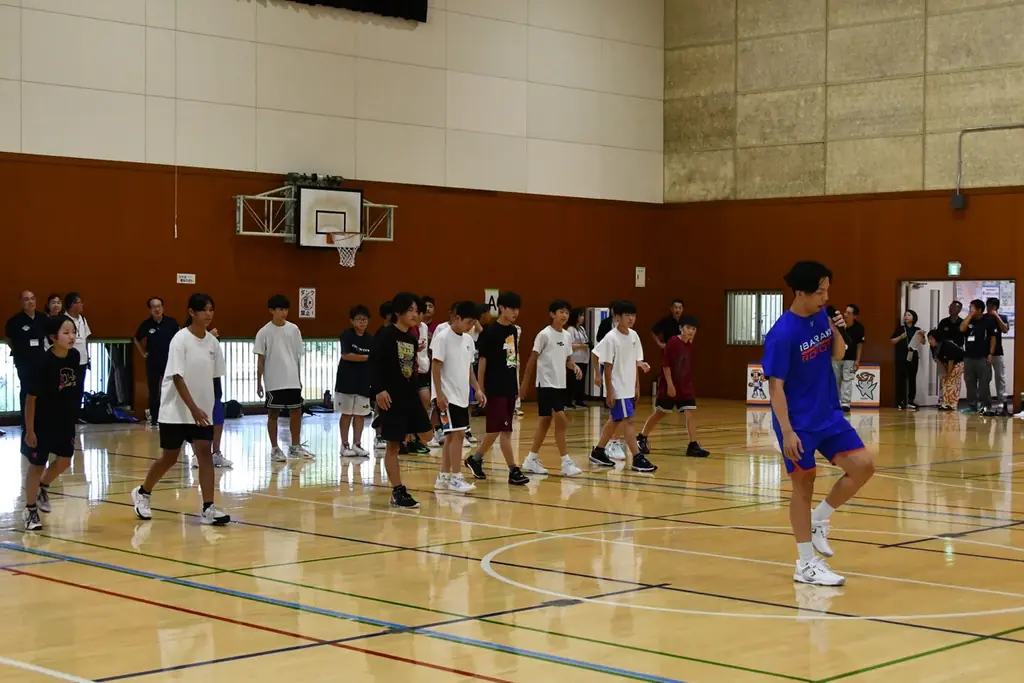 【茨城県五霞町】茨城ロボッツ×五霞町 中学生が現役プロバスケットボール選手との交流。県西地域で初めてのクリニック（実技指導）開催！ 画像 2