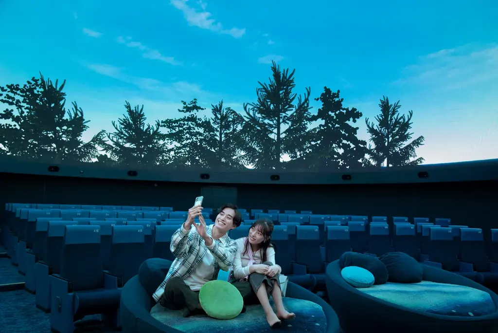 プラネタリウムで美しい月を楽しめる特別なフェア『Under the Same Moon -今夜、月を見上げて-』 画像 18