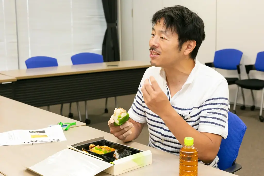【9/15】TCB東京中央美容外科と山田村がコラボし『子ども食堂』開催！ ”令和の米騒動”でも子ども達に美味しいお米をたっぷりと♪栄養満点おにぎりランチ「ぼっけぇ元気おにぎり箱」を無償提供！ 画像 6