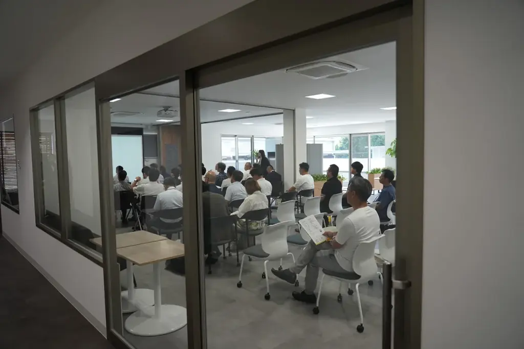 栗山自動車が千葉支店で33社参加の見学会