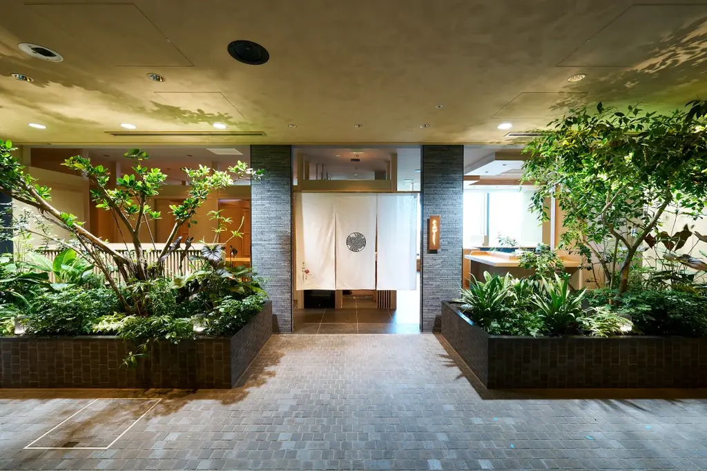 五反田発の和食・居酒屋「それがし」初の施設内出店。オールデイ営業の新業態『高輪それがし』地上28階「ニュウマン高輪 LUFTBAUM」に誕生。ランチも、甘味も、昼飲みも、夜景も揃う、それがし新旗艦店 画像 1