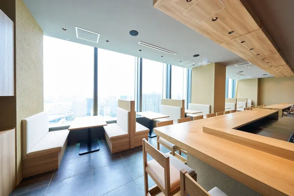 五反田発の和食・居酒屋「それがし」初の施設内出店。オールデイ営業の新業態『高輪それがし』地上28階「ニュウマン高輪 LUFTBAUM」に誕生。ランチも、甘味も、昼飲みも、夜景も揃う、それがし新旗艦店 画像 2